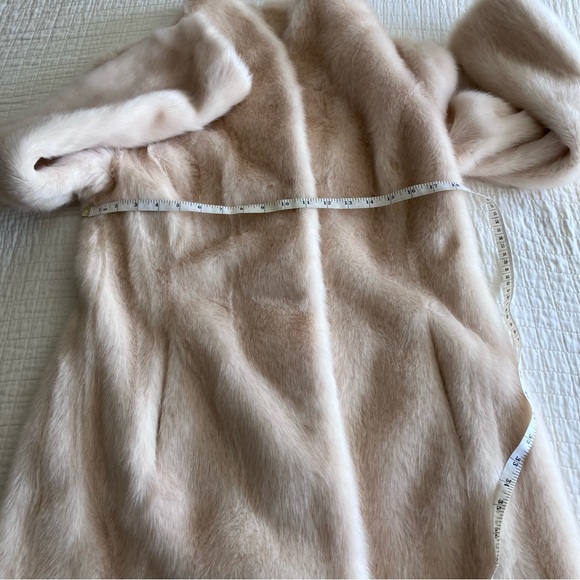 Like New Eliza J cream faux fur coat - Picture 11 of 12